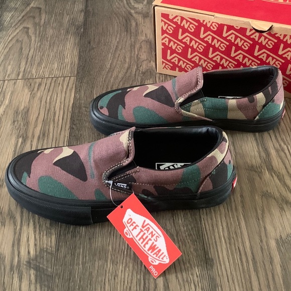 Vans Shoes - Vans slip on pro camo skate shoes sneakers